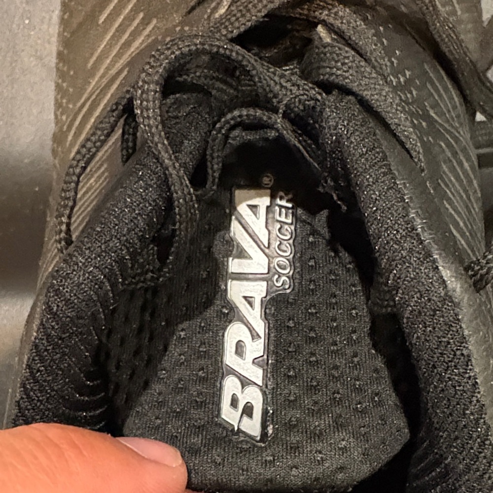 Brava Indoor Soccer Shoes - Picture 3 of 6